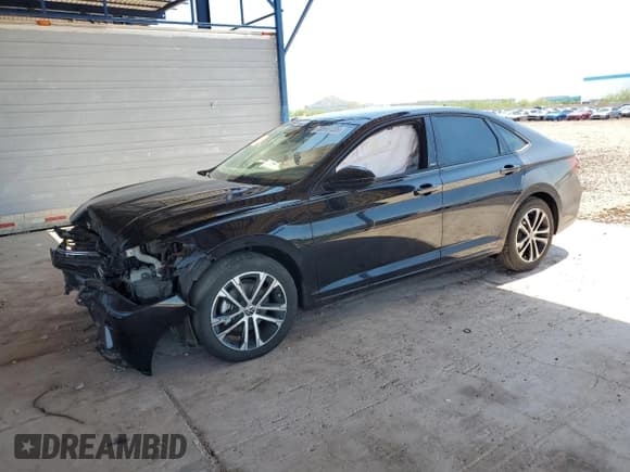 ✅ 2024 Volkswagen Jetta Sport • VIN: 3VWBM7BUXRM034217 • Lot: 70598135. Listed on Copart with 38,317 mi. Free auction sales archive from the USA and detailed vehicle history report at DreamBid. Image 1.