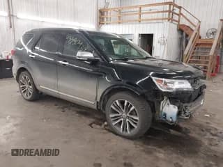 ✅ 2017 Ford Explorer Platinum • VIN: 1FM5K8HT5HGA87728 • Lot: 43580439. Wystawiony na IAAI z przebiegiem 181 053 mil. Bezpłatny archiwum sprzedaży aukcyjnych z USA i szczegółowy raport historii pojazdu na DreamBid. Zdjęcie 1.
