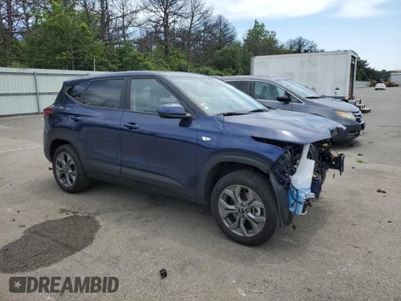 ✅ 2025 Kia Seltos LX • VIN: KNDEPCAA2S7738385 • Lot: 62553245. Wystawiony na Copart z przebiegiem 3 646 mil. Bezpłatny archiwum sprzedaży aukcyjnych z USA i szczegółowy raport historii pojazdu na DreamBid. Zdjęcie 4.