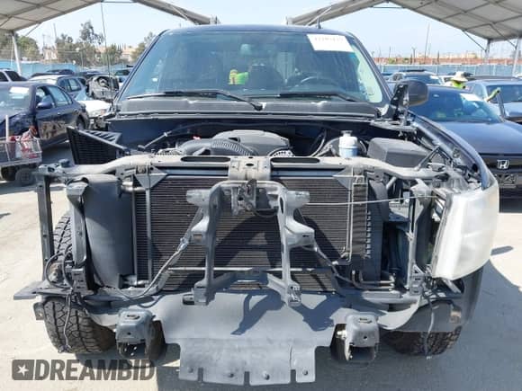 2010 Chevrolet Silverado 1500 LT z VIN 3GCRCSEA8AG254029, wystawiony jako IAAI lot #42103177 z przebiegiem 140 137 mil mil oraz . Historia ofert i sprzedaży dostępna na DreamBid. Obrazek 13.