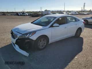 2015 Hyundai Sonata SE z VIN 5NPE24AF0FH194471, wystawiony jako Copart lot #82491495 z przebiegiem 70 638 mil mil oraz Szkoda całkowita • Salvage title. Historia ofert i sprzedaży dostępna na DreamBid. Obrazek 1.