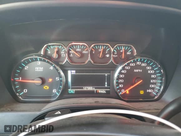 ✅ 2018 Chevrolet Silverado 1500 LT • VIN: 3GCPCREC8JG638992 • Lot: 89832085. Wystawiony na Copart z przebiegiem 127 968 mil. Bezpłatny archiwum sprzedaży aukcyjnych z USA i szczegółowy raport historii pojazdu na DreamBid. Zdjęcie 9.