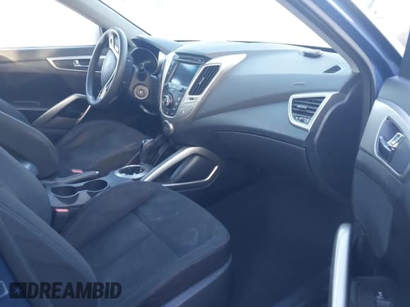 ✅ 2016 Hyundai Veloster • VIN: KMHTC6AD8GU257544 • Lot: 41429095. Wystawiony na IAAI z przebiegiem 108 741 mil. Bezpłatny archiwum sprzedaży aukcyjnych z USA i szczegółowy raport historii pojazdu na DreamBid. Zdjęcie 5.