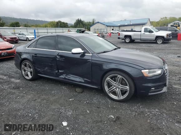 ✅ 2015 Audi S4 Premium Plus • VIN: WAUDGAFL9FA125132 • Лот: 72903834. Опубликован ранее на Copart с пробегом Не указан. Бесплатный доступ к архиву аукционных продаж из США и подробный отчёт об истории автомобиля на DreamBid. Изображение 4.