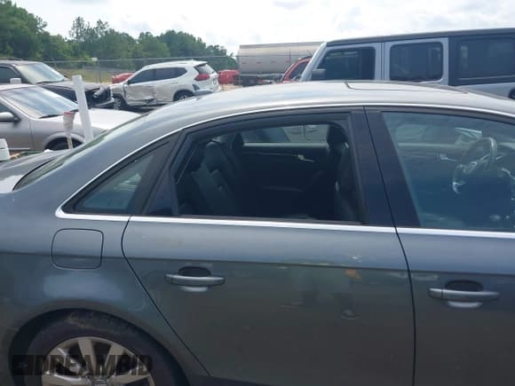 ✅ 2015 Audi A4 Premium • VIN: WAUBFAFLXFN044546 • Лот: 42595400. Опубликован ранее на IAAI с пробегом 88 930 миль. Бесплатный доступ к архиву аукционных продаж из США и подробный отчёт об истории автомобиля на DreamBid. Изображение 6.