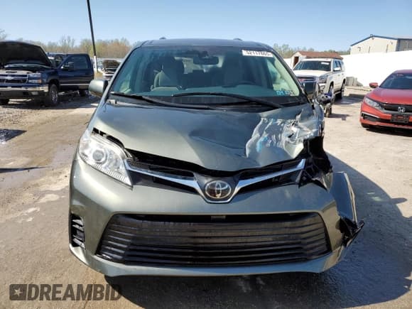 ✅ 2020 Toyota Sienna LE • VIN: 5TDJZ3DC3LS240743 • Lot: 52117865. Listed on Copart with 93,047 mi. Free auction sales archive from the USA and detailed vehicle history report at DreamBid. Image 5.