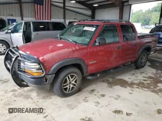 2003 Chevrolet S-10 LS z VIN 1GCDT13X13K125329, wystawiony jako Copart lot #69130785 z przebiegiem 141 558 mil mil oraz Czysty tytuł • Clean title. Historia ofert i sprzedaży dostępna na DreamBid. Obrazek 1.