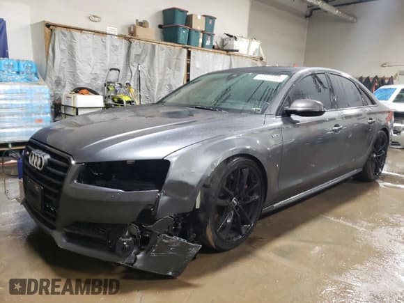 ✅ 2017 Audi S8 • VIN: WUAJ5AFD3HN900060 • Лот: 42302065. Опубликован ранее на Copart с пробегом 79 782 миль. Бесплатный доступ к архиву аукционных продаж из США и подробный отчёт об истории автомобиля на DreamBid. Изображение 1.
