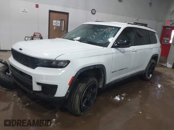 ✅ 2024 Jeep Grand Cherokee Altitude • VIN: 1C4RJKAG8R8530159 • Lot: 41589577. Listed on IAAI with 18,745 mi. Free auction sales archive from the USA and detailed vehicle history report at DreamBid. Image 2.