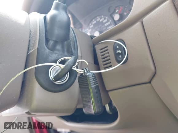 ✅ 2005 Ford Explorer Eddie Bauer • VIN: 1FMDU74W25UB35392 • Лот: 42773822. Опубликован ранее на IAAI с пробегом 182 405 миль. Бесплатный доступ к архиву аукционных продаж из США и подробный отчёт об истории автомобиля на DreamBid. Изображение 11.