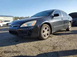 2007 Honda Accord EX с VIN 1HGCM56707A028700, выставлен на аукционе Copart как лот 85102985 с пробегом 151 281 миль миль и Списание • Salvage title. История ставок и продаж доступна на DreamBid. Изображение 1.