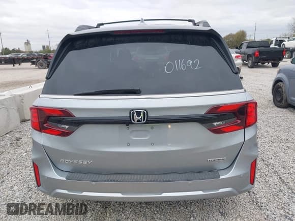 ✅ 2025 Honda Odyssey Touring • VIN: 5FNRL6H89SB011692 • Lot: 43515660. Listed on IAAI with 14,676 mi. Free auction sales archive from the USA and detailed vehicle history report at DreamBid. Image 17.