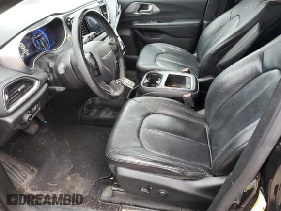 ✅ 2018 Chrysler Pacifica Touring L Plus • VIN: 2C4RC1EG1JR332580 • Lot: 86486035. Listed on Copart with 100,125 mi. Free auction sales archive from the USA and detailed vehicle history report at DreamBid. Image 7.