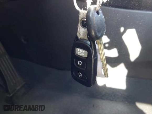 ✅ 2013 Hyundai Elantra GLS • VIN: 5NPDH4AE4DH169930 • Лот: 43183584. Опубликован ранее на IAAI с пробегом 132 078 миль. Бесплатный доступ к архиву аукционных продаж из США и подробный отчёт об истории автомобиля на DreamBid. Изображение 11.