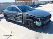 ✅ 2022 Mazda 3 2.5 Turbo • VIN: 3MZBPBAY8NM308426 • Lot: 41808563. Wystawiony na IAAI z przebiegiem 44 693 mil. Bezpłatny archiwum sprzedaży aukcyjnych z USA i szczegółowy raport historii pojazdu na DreamBid. Zdjęcie 1.