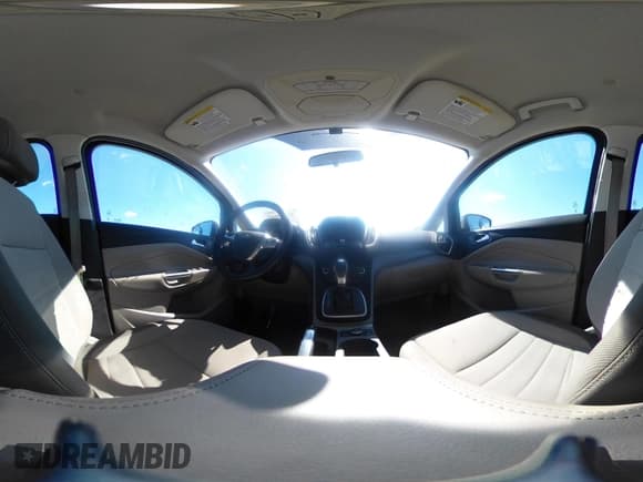 ✅ 2013 Ford C-Max SE • VIN: 1FADP5AU6DL524825 • Lot: 42048607. Wystawiony na IAAI z przebiegiem 83 656 mil. Bezpłatny archiwum sprzedaży aukcyjnych z USA i szczegółowy raport historii pojazdu na DreamBid. Zdjęcie 18.