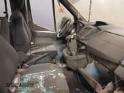 ✅ 2019 Ford Transit Passenger XL • VIN: 1FBAX2CG7KKA34078 • Lot: 41836963. Wystawiony na IAAI z przebiegiem 82 891 mil. Bezpłatny archiwum sprzedaży aukcyjnych z USA i szczegółowy raport historii pojazdu na DreamBid. Zdjęcie 5.