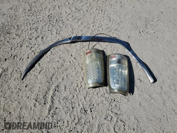 ✅ 2004 Chevrolet Silverado 1500 LS • VIN: 2GCEK19T941178261 • Лот: 71451754. Опубликован ранее на Copart с пробегом 186 285 миль. Бесплатный доступ к архиву аукционных продаж из США и подробный отчёт об истории автомобиля на DreamBid. Изображение 14.