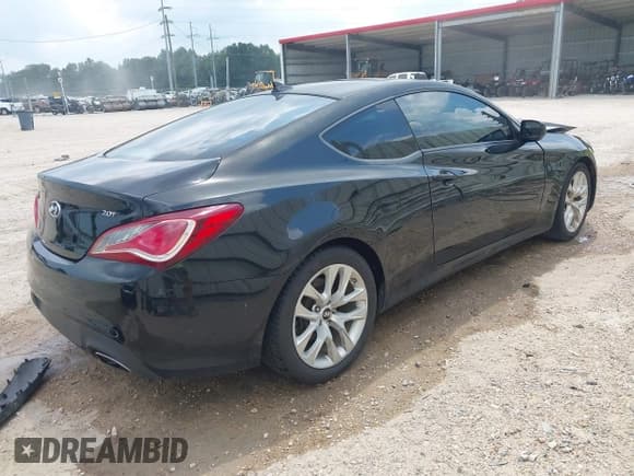 ✅ 2013 Hyundai Genesis Coupe 2.0T • VIN: KMHHT6KD0DU091858 • Lot: 42923154. Wystawiony na IAAI z przebiegiem 128 246 mil. Bezpłatny archiwum sprzedaży aukcyjnych z USA i szczegółowy raport historii pojazdu na DreamBid. Zdjęcie 4.