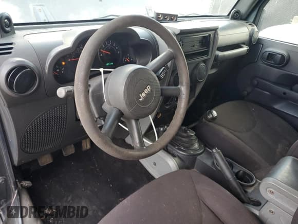 ✅ 2008 Jeep Wrangler X • VIN: 1J4FA24158L617100 • Lot: 84772785. Wystawiony na Copart z przebiegiem 124 114 mil. Bezpłatny archiwum sprzedaży aukcyjnych z USA i szczegółowy raport historii pojazdu na DreamBid. Zdjęcie 8.