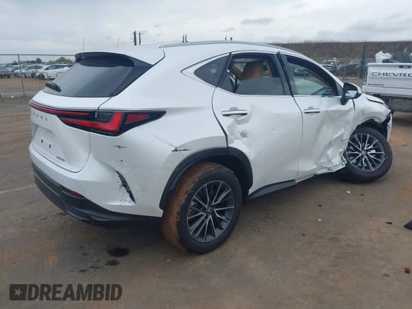 ✅ 2025 Lexus NX 250 • VIN: 2T2ADCAZ0SC030515 • Lot: 43511732. Wystawiony na IAAI z przebiegiem 2 501 mil. Bezpłatny archiwum sprzedaży aukcyjnych z USA i szczegółowy raport historii pojazdu na DreamBid. Zdjęcie 4.