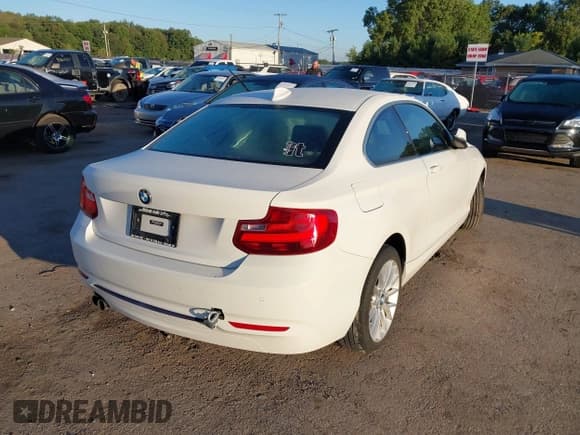 ✅ 2016 BMW 2 Series 228i xDrive • VIN: WBA1G9C56GV598875 • Lot: 40456966. Listed on IAAI with 52,996 mi. Free auction sales archive from the USA and detailed vehicle history report at DreamBid. Image 4.