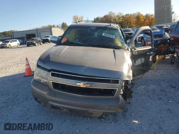 ✅ 2007 Chevrolet Suburban LTZ • VIN: 3GNFK16347G308507 • Лот: 90425615. Опубликован ранее на Copart с пробегом Не указан. Бесплатный доступ к архиву аукционных продаж из США и подробный отчёт об истории автомобиля на DreamBid. Изображение 5.