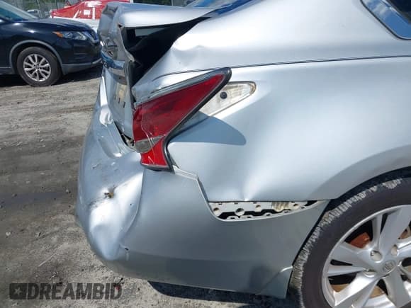 ✅ 2015 Nissan Altima SV • VIN: 1N4AL3APXFC168797 • Lot: 43080418. Wystawiony na IAAI z przebiegiem 120 432 mil. Bezpłatny archiwum sprzedaży aukcyjnych z USA i szczegółowy raport historii pojazdu na DreamBid. Zdjęcie 13.