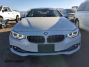 ✅ 2015 BMW 4 Series 428i xDrive • VIN: WBA3V9C55F5A78621 • Lot: 83159644. Wystawiony na Copart z przebiegiem 39 735 mil. Bezpłatny archiwum sprzedaży aukcyjnych z USA i szczegółowy raport historii pojazdu na DreamBid. Zdjęcie 5.