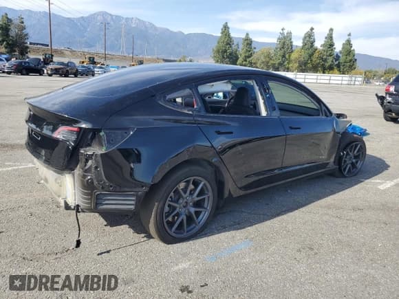 ✅ 2023 Tesla Model 3 • VIN: 5YJ3E1EA9PF676724 • Lot: 46357805. Wystawiony na Copart z przebiegiem Nie podano. Bezpłatny archiwum sprzedaży aukcyjnych z USA i szczegółowy raport historii pojazdu na DreamBid. Zdjęcie 3.