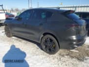 ✅ 2022 Maserati Levante Modena • VIN: ZN661YUM0NX394731 • Lot: 87526995. Wystawiony na Copart z przebiegiem 25 801 mil. Bezpłatny archiwum sprzedaży aukcyjnych z USA i szczegółowy raport historii pojazdu na DreamBid. Zdjęcie 2.
