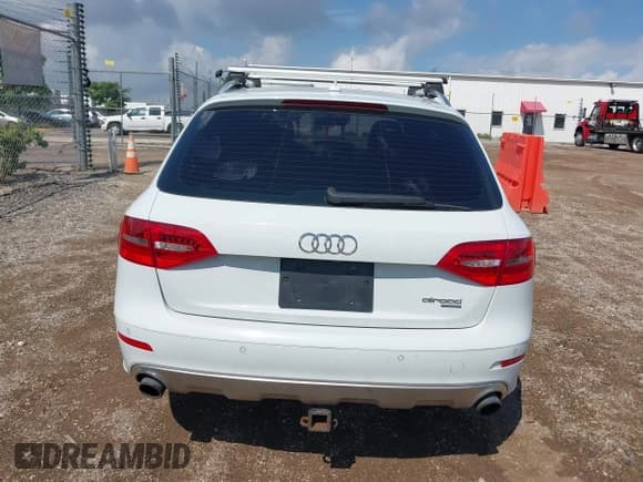 ✅ 2013 Audi allroad A4 Premium Plus • VIN: WA1UFAFL2DA085702 • Lot: 42856674. Wystawiony na IAAI z przebiegiem 171 581 mil. Bezpłatny archiwum sprzedaży aukcyjnych z USA i szczegółowy raport historii pojazdu na DreamBid. Zdjęcie 16.