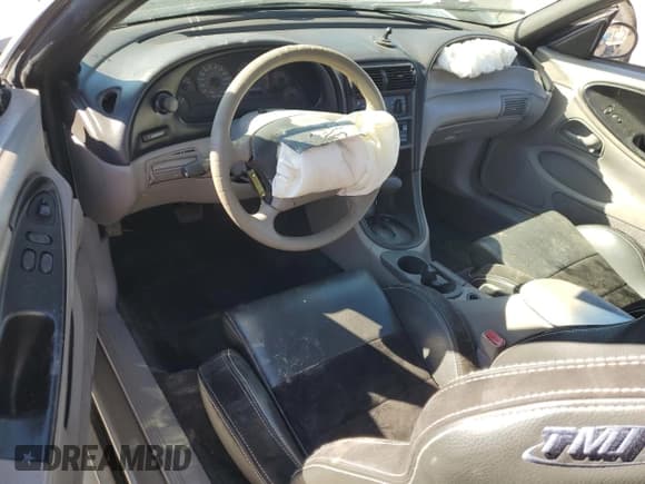 ✅ 2000 Ford Mustang • VIN: 1FAFP4048YF221988 • Lot: 82727145. Listed on Copart with Not provided. Free auction sales archive from the USA and detailed vehicle history report at DreamBid. Image 8.