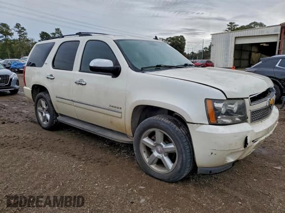 ✅ 2011 Chevrolet Tahoe LTZ • VIN: 1GNSCCE06BR353553 • Lot: 93994315. Wystawiony na Copart z przebiegiem 284 688 mil. Bezpłatny archiwum sprzedaży aukcyjnych z USA i szczegółowy raport historii pojazdu na DreamBid. Zdjęcie 4.