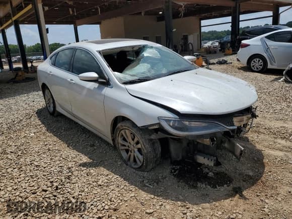 ✅ 2015 Chrysler 200 Limited • VIN: 1C3CCCAB8FN682339 • Lot: 66888175. Listed on Copart with 157,916 mi. Free auction sales archive from the USA and detailed vehicle history report at DreamBid. Image 4.