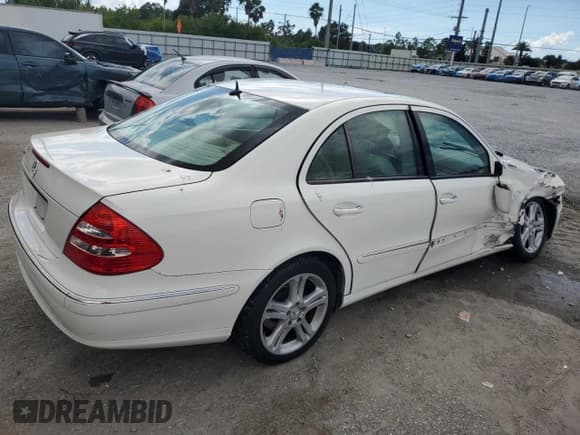 ✅ 2006 Mercedes-Benz E 350 • VIN: WDBUF56J06A961843 • Lot: 84237905. Listed on Copart with 147,227 mi. Free auction sales archive from the USA and detailed vehicle history report at DreamBid. Image 3.