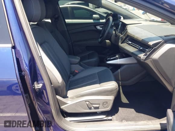 ✅ 2023 Audi Q4 e-tron Sportback Prestige • VIN: WA142BFZ5PP005042 • Lot: 42761191. Listed on IAAI with 33,737 mi. Free auction sales archive from the USA and detailed vehicle history report at DreamBid. Image 5.