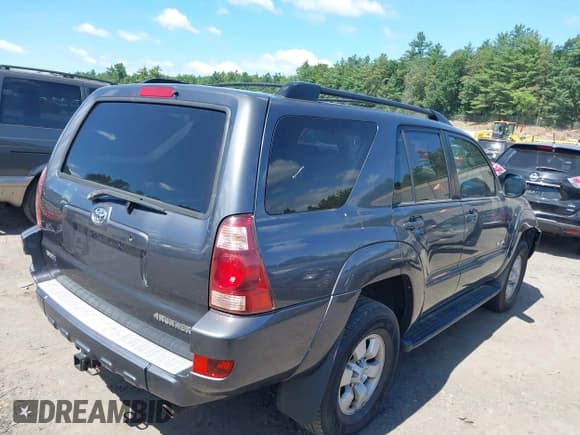 ✅ 2005 Toyota 4Runner SR5 • VIN: JTEBU14R658043659 • Lot: 42548472. Listed on IAAI with 158,115 mi. Free auction sales archive from the USA and detailed vehicle history report at DreamBid. Image 4.