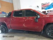 ✅ 2022 Chevrolet Silverado 1500 RST • VIN: 3GCUDEED0NG538893 • Lot: 42880421. Wystawiony na IAAI z przebiegiem Nie podano. Bezpłatny archiwum sprzedaży aukcyjnych z USA i szczegółowy raport historii pojazdu na DreamBid. Zdjęcie 14.