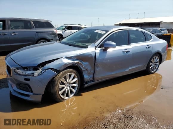 ✅ 2017 Volvo S90 Momentum • VIN: YV1A22MK1H1013068 • Лот: 61078795. Опубликован ранее на Copart с пробегом 60 922 миль. Бесплатный доступ к архиву аукционных продаж из США и подробный отчёт об истории автомобиля на DreamBid. Изображение 1.