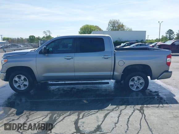 ✅ 2016 Toyota Tundra SR5 • VIN: 5TFEM5F17GX096508 • Lot: 41908791. Listed on IAAI with 103,583 mi. Free auction sales archive from the USA and detailed vehicle history report at DreamBid. Image 14.