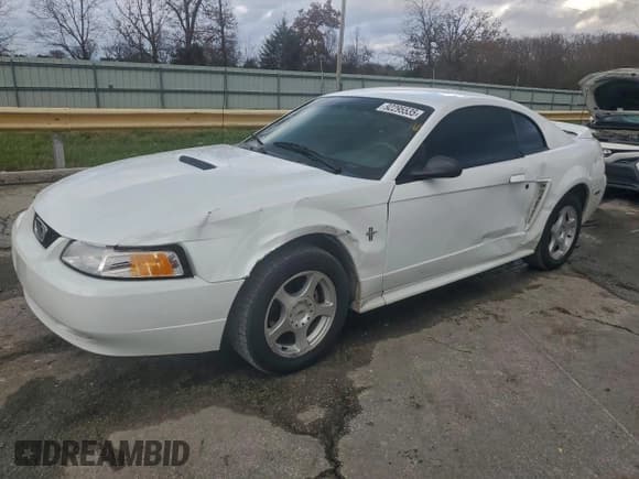 ✅ 2000 Ford Mustang • VIN: 1FAFP404XYF242390 • Lot: 92295535. Listed on Copart with 35,159 mi. Free auction sales archive from the USA and detailed vehicle history report at DreamBid. Image 1.