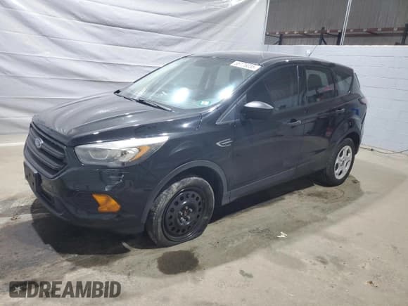 ✅ 2018 Ford Escape S • VIN: 1FMCU0F7XJUB10968 • Лот: 66176035. Опубликован ранее на Copart с пробегом 106 225 миль. Бесплатный доступ к архиву аукционных продаж из США и подробный отчёт об истории автомобиля на DreamBid. Изображение 1.
