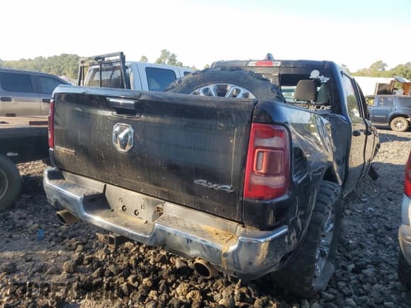 ✅ 2019 Ram 1500 Big Horn • VIN: 1C6SRFFT7KN654977 • Lot: 86825825. Wystawiony na Copart z przebiegiem 94 239 mil. Bezpłatny archiwum sprzedaży aukcyjnych z USA i szczegółowy raport historii pojazdu na DreamBid. Zdjęcie 3.