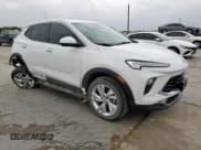 ✅ 2024 Buick Encore GX Preferred • VIN: KL4AMBSL2RB154572 • Лот: 55307535. Опубликован ранее на Copart с пробегом 26 722 миль. Бесплатный доступ к архиву аукционных продаж из США и подробный отчёт об истории автомобиля на DreamBid. Изображение 4.
