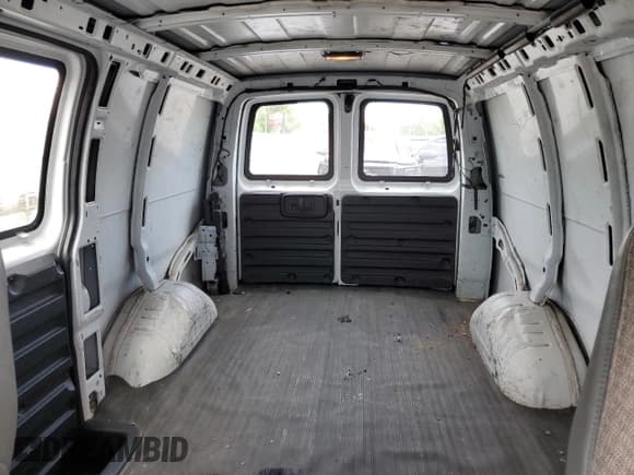 ✅ 2008 Chevrolet Express Cargo • VIN: 1GCGG25C781137094 • Lot: 56494395. Listed on Copart with 100,037 mi. Free auction sales archive from the USA and detailed vehicle history report at DreamBid. Image 10.