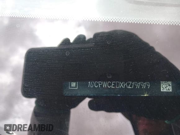 ✅ 2019 Chevrolet Silverado 1500 LT • VIN: 1GCPWCEDXKZ191919 • Lot: 42630197. Wystawiony na IAAI z przebiegiem 104 763 mil. Bezpłatny archiwum sprzedaży aukcyjnych z USA i szczegółowy raport historii pojazdu na DreamBid. Zdjęcie 9.