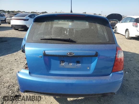 ✅ 2007 Kia Spectra • VIN: KNAFE162075006207 • Лот: 80697425. Опубликован ранее на Copart с пробегом 343 741 миль. Бесплатный доступ к архиву аукционных продаж из США и подробный отчёт об истории автомобиля на DreamBid. Изображение 6.