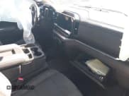 ✅ 2025 Chevrolet Silverado 1500 LT • VIN: 1GCPKKEK4SZ239497 • Lot: 43151825. Wystawiony na IAAI z przebiegiem Nie podano. Bezpłatny archiwum sprzedaży aukcyjnych z USA i szczegółowy raport historii pojazdu na DreamBid. Zdjęcie 5.