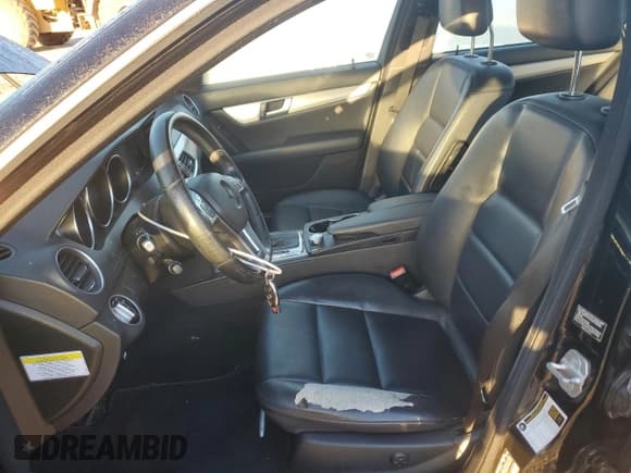 ✅ 2014 Mercedes-Benz C 300 Sport • VIN: WDDGF8AB1ER309576 • Lot: 86164875. Wystawiony na Copart z przebiegiem 220 237 mil. Bezpłatny archiwum sprzedaży aukcyjnych z USA i szczegółowy raport historii pojazdu na DreamBid. Zdjęcie 7.